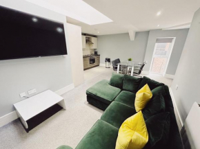 2 Bedroom Apartment in the Heart of Newcastle - Spacious - Sleeps 8